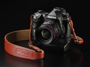 PENTAX K-3 Mark III Black Premium Kit 商品画像1：ダイレクトハンズ