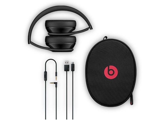 solo 3 wireless Beats by Dr.Dre グロスブラック定価で27000円弱しま