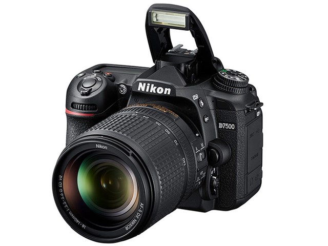 Nikon D7500 18-140 VR レンズキット2月10日まで-