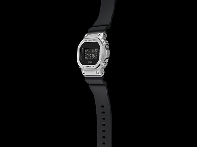 カシオ【国内正規品】G-SHOCK デジタル腕時計 5600 SERIES 黒×シルバー