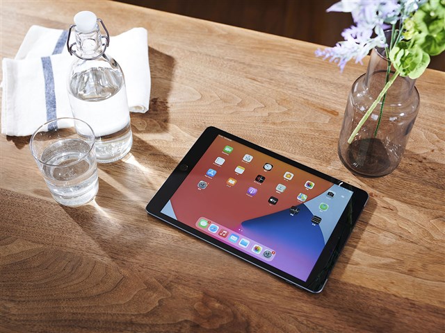 タブレット【新品】iPad 10.2インチ 第8世代Wi-Fi 32GB MYLC2J/A ...