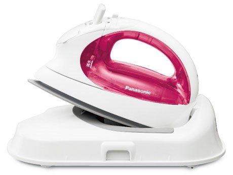 パナソニック コードレススチームアイロン ピンク NI-CL312-P パナソニック【Panasonic】コードレス スチームアイロン カルル ピンク